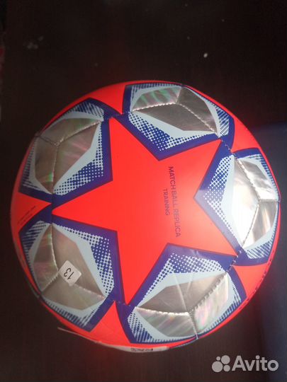 Футбольный мяч adidas оригинал немн.бу 5 Final UCL