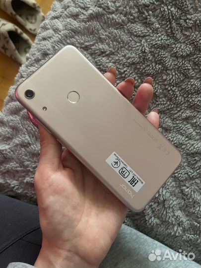 Samsung Galaxy A20, 3/32 ГБ