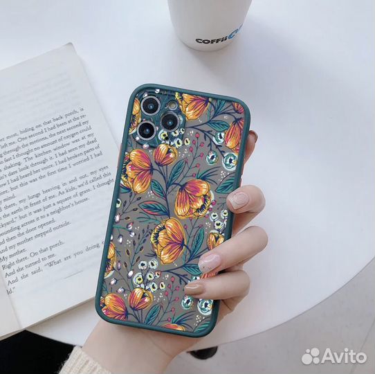 Чехлы на iPhone 12