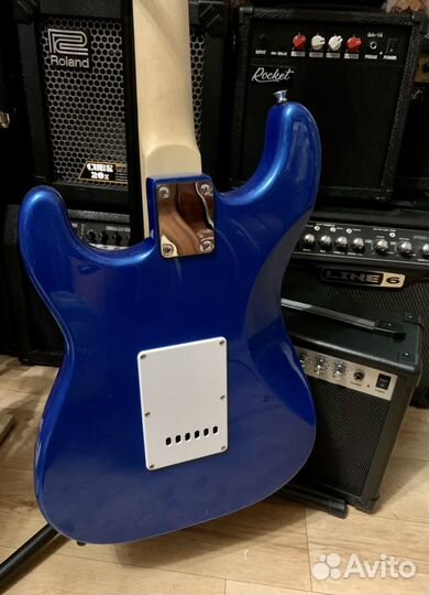 Электрогитара Stratocater + Комбик 20 Ват
