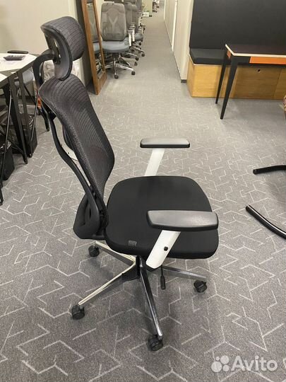Офисное кресло