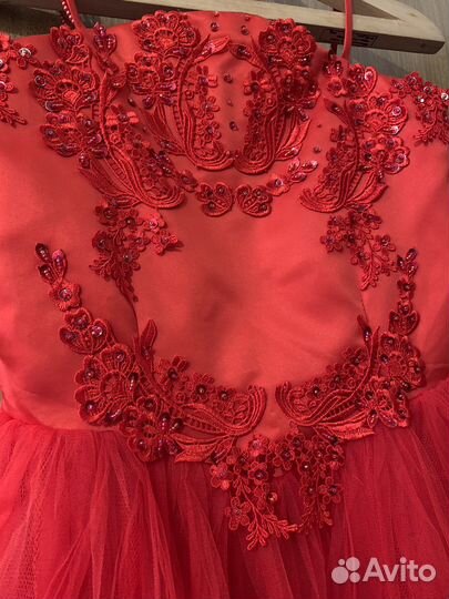 Платье нарядное