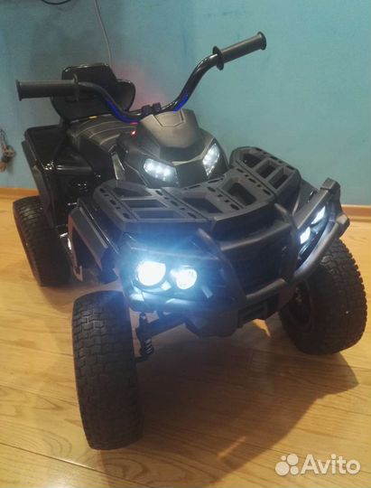 Детский квадроцикл на аккумуляторе