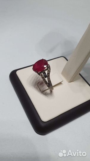 Серебряное кольцо с рубином и бриллиантами