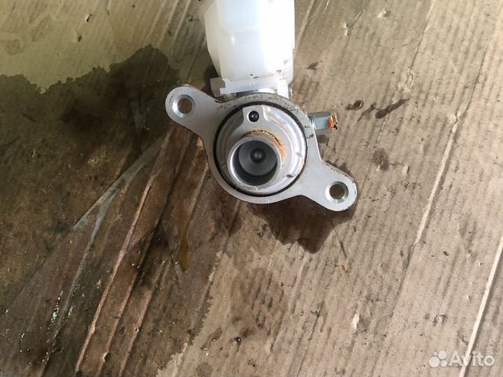 Infiniti ex 35 тормозной цилиндр