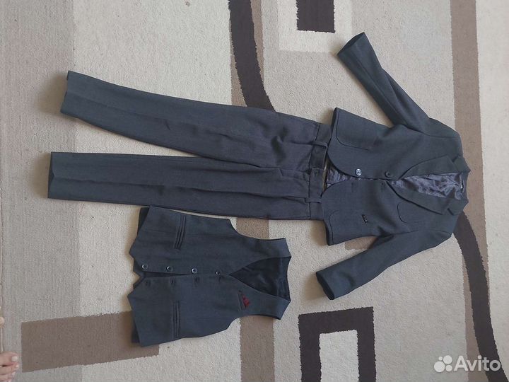 Школьная форма серая, костюм тройка