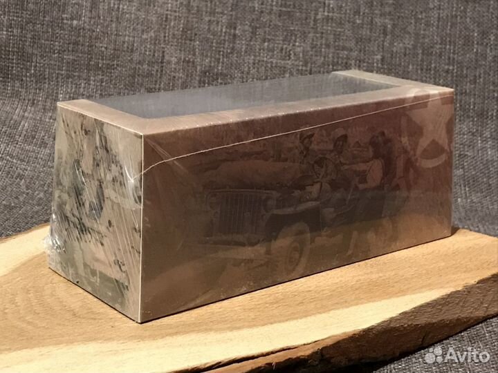 Jeep Willis MB 1:43 / Hyundai i30 1:38