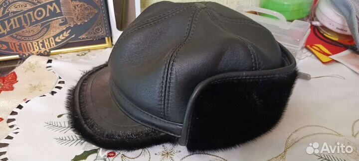 Мужская кожаная кепка