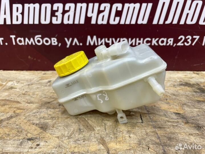 Бачок главного тормозного цилиндра Volkswagen Polo