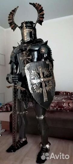 Рыцарь-скульптура