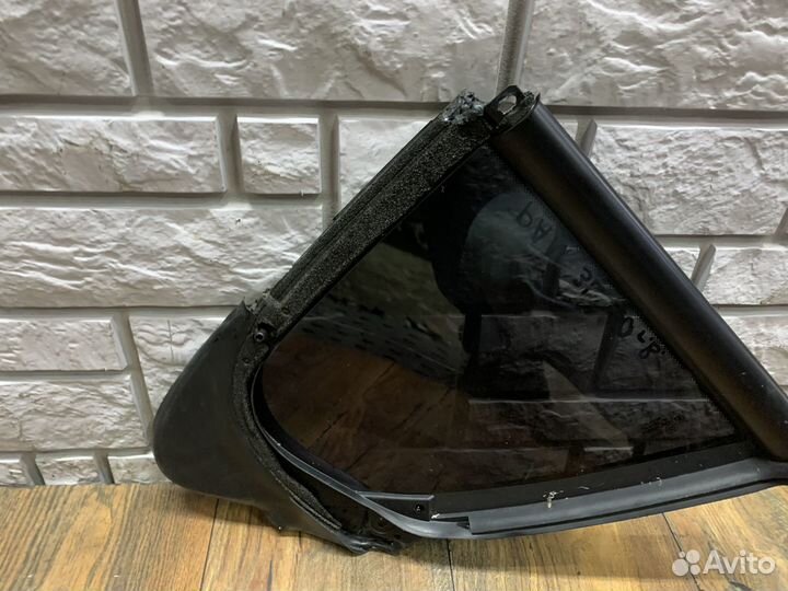 Porsche Panamera Стекло двери задней левой