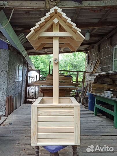 Декоративный колодец