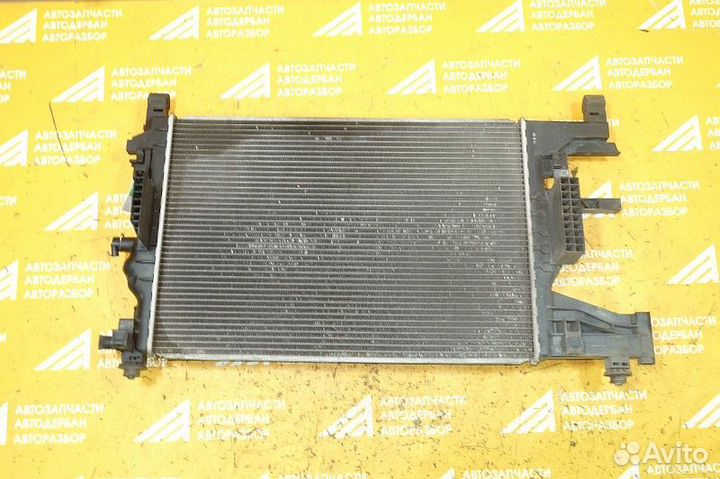 Радиатор двигателя Opel Astra J (2010-2016)