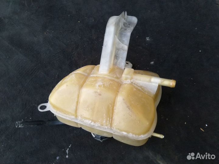 Бачок расширительный Jeep Grand Cherokee WK2