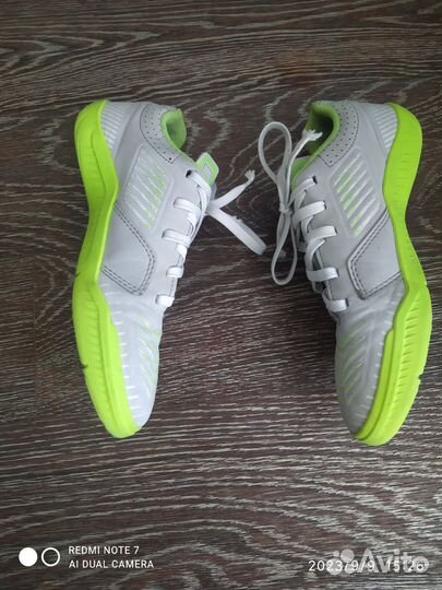 Футзалки Декатлон