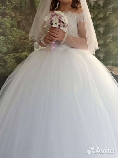Свадебное платье