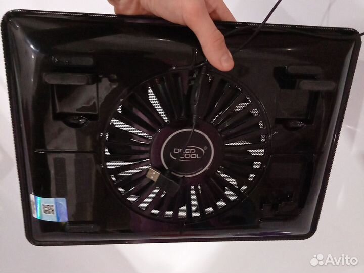 Подставка с охлаждением