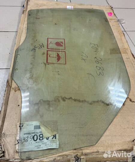 Стекло передней правой двери Mitsubishi pajero III