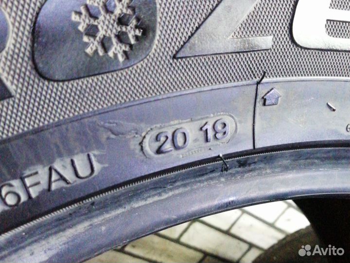 Foman Frozenero W766 275/45 R20 110T