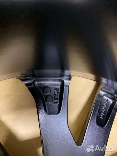 Оригинальные диски r18 на Lexus / Toyota