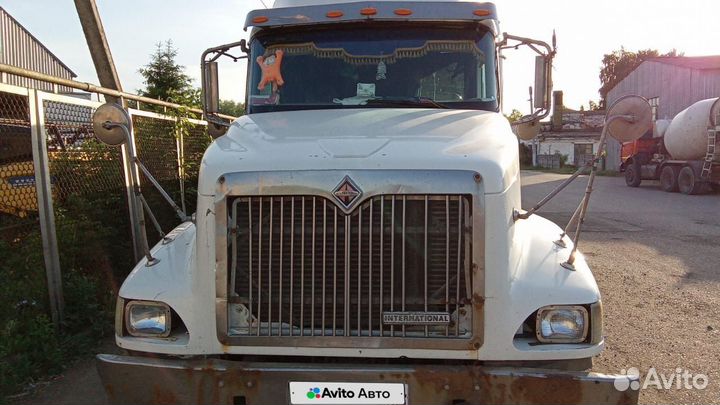 International 9400i, 2002