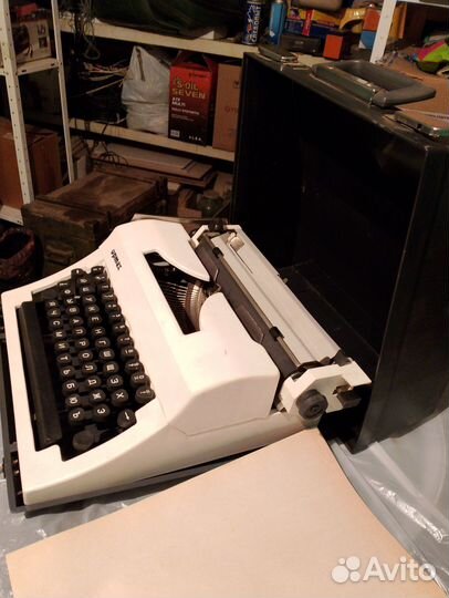 Печатная пишущая машинка 