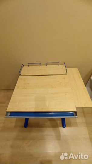 Детский письменный стол