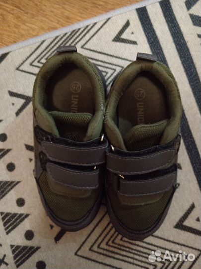 Кроссовки детские