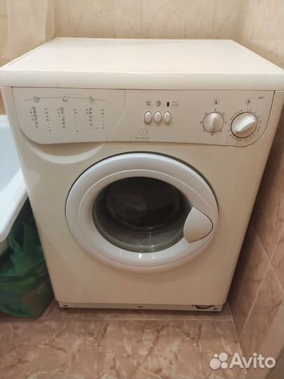 Стиральная машина бу indesit W83T