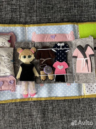 Домик для куклы с одеждой