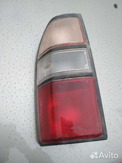 Фонарь задний левый Тойота Ленд Крузер Прадо 90