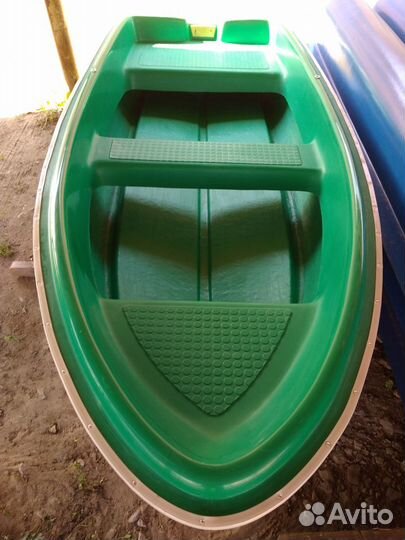 Новая лодка стеклопластиковая