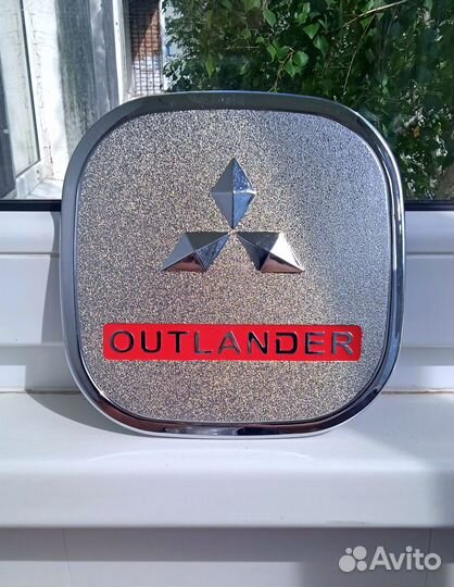 Накладка на лючок бензобака Mitsubishi Outlander 3