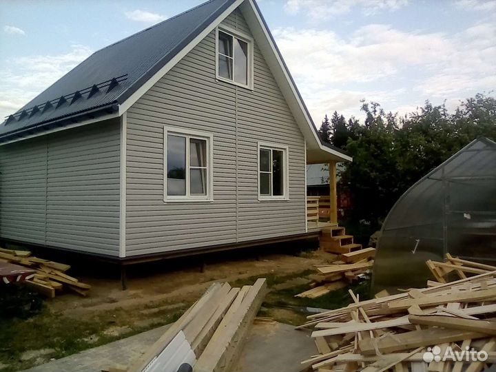 Требуются плотник