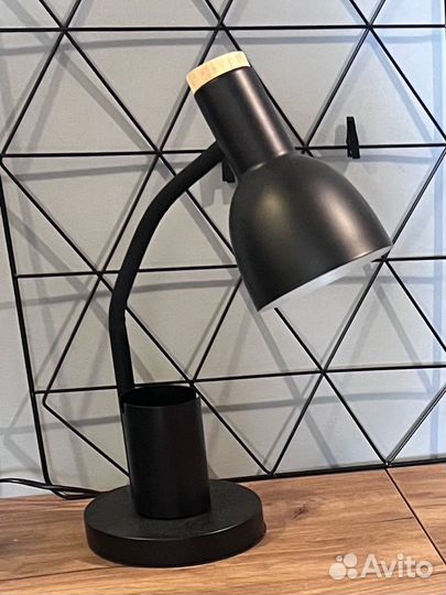Лампа настольная