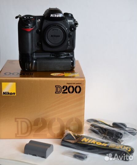Цифровая фотокамера nikon D200