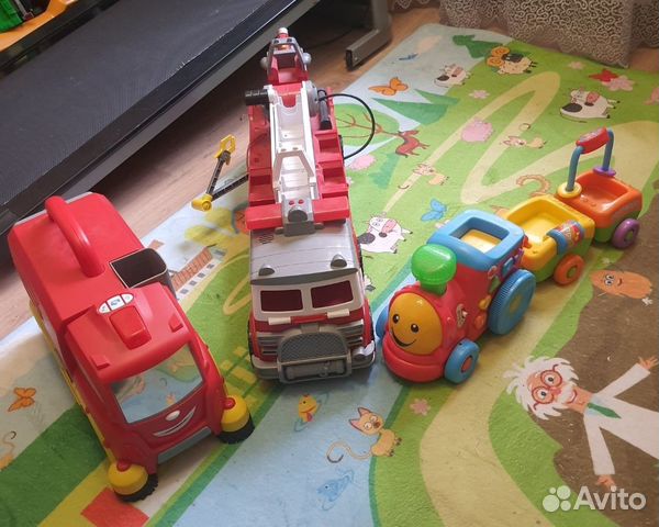 Игрушечная машина