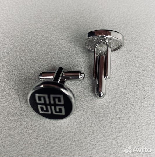 Запонки “Givenchy”