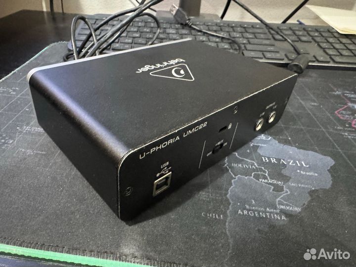 Внешняя Звуковая карта Behringer U-Phoria UMC22