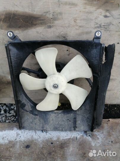 Диффузор радиатора Toyota Passo KGC10 1KR