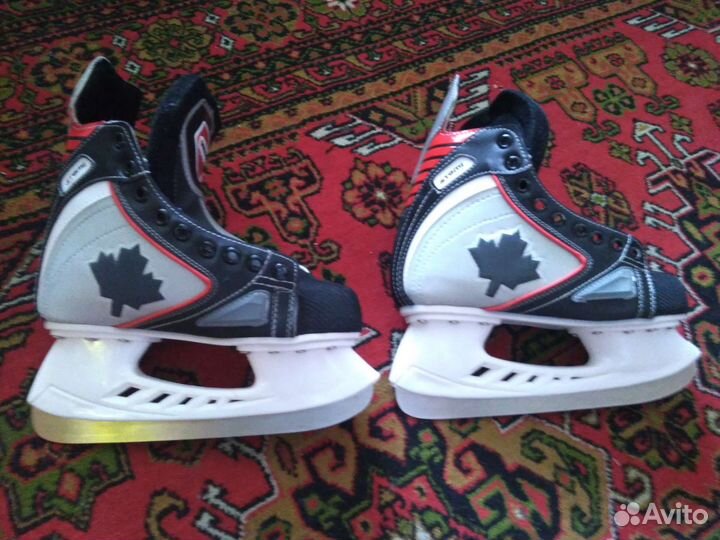 Коньки хоккейные