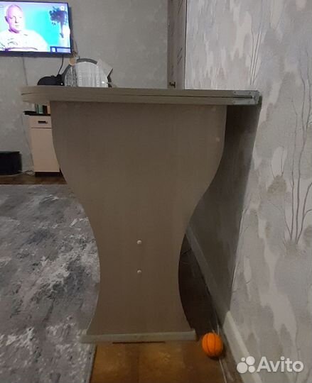 Кухонный стол