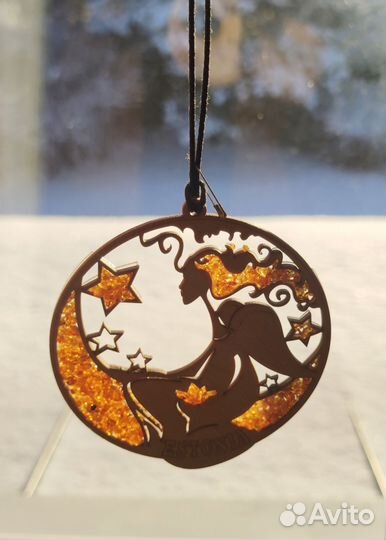 Сувенир с янтарём из Эстонии