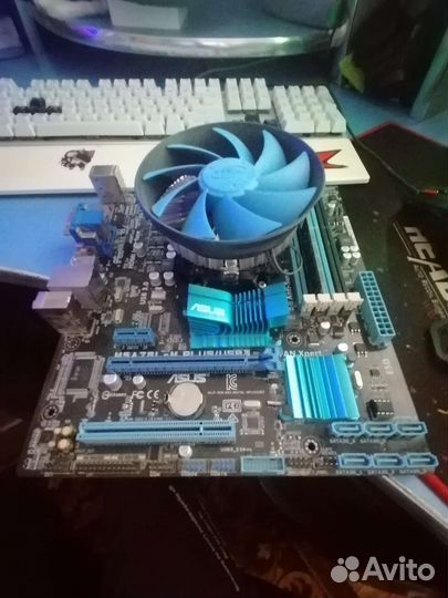 Материнская плата с процессором