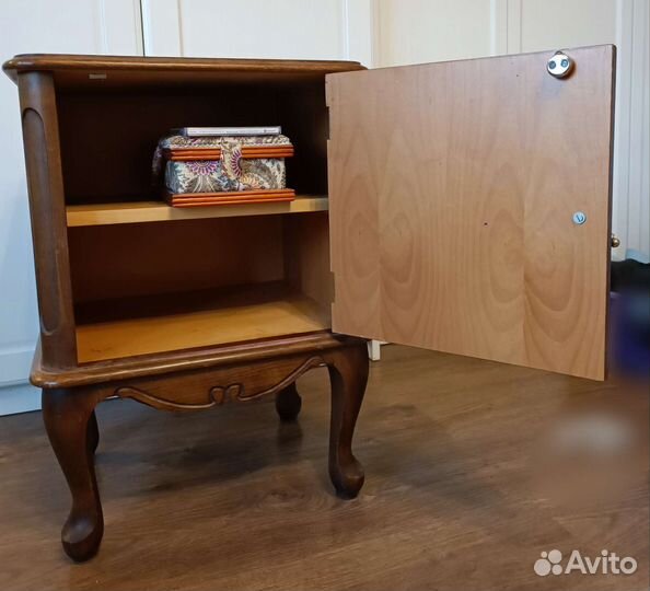 Тумбочки Румыния деревянные