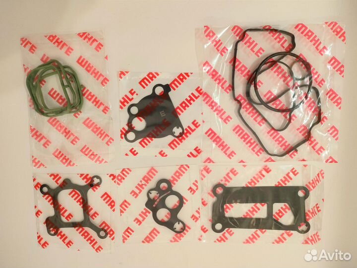 Комплект прокладок для двигателя Ford 1.8 mahle