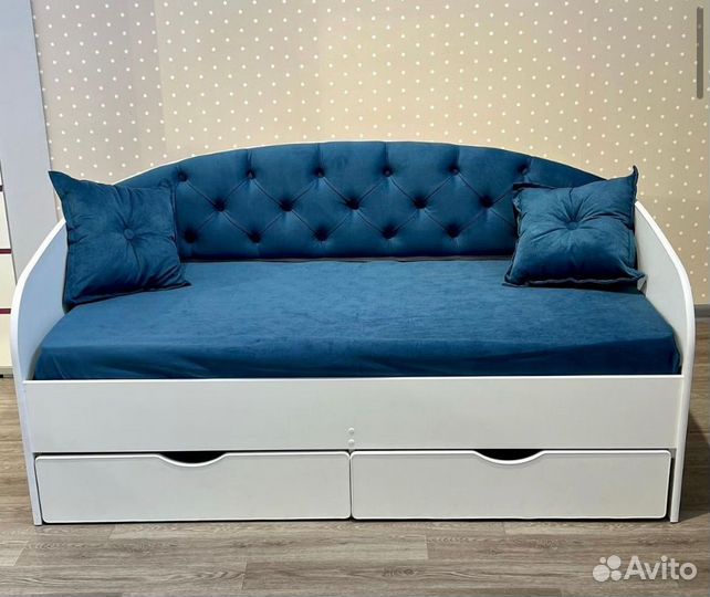 Детская кровать с мягкой спинкой и ящиками