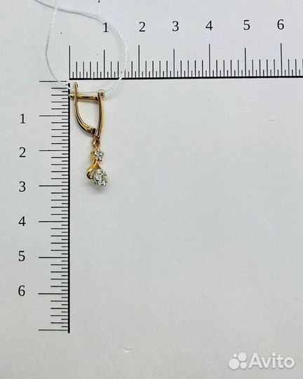 Золотые серьги с камнем