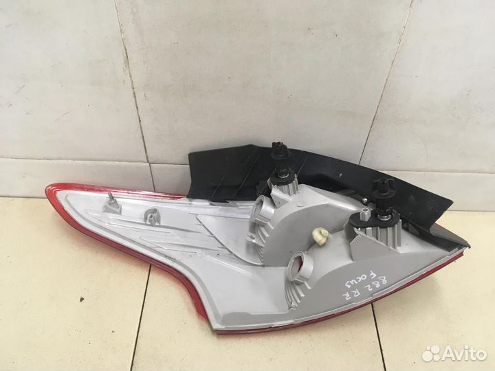 Фонарь задний наружный правый Focus III 2011