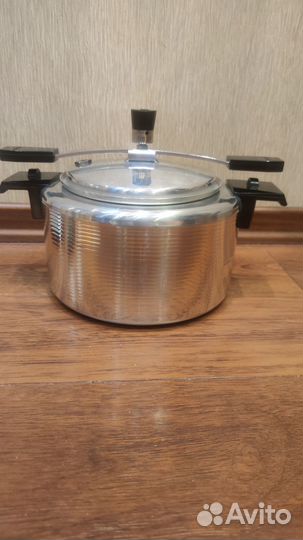 Кастрюля-скороварка времен СССР (новая)